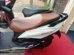 Suzuki Burgman 2020