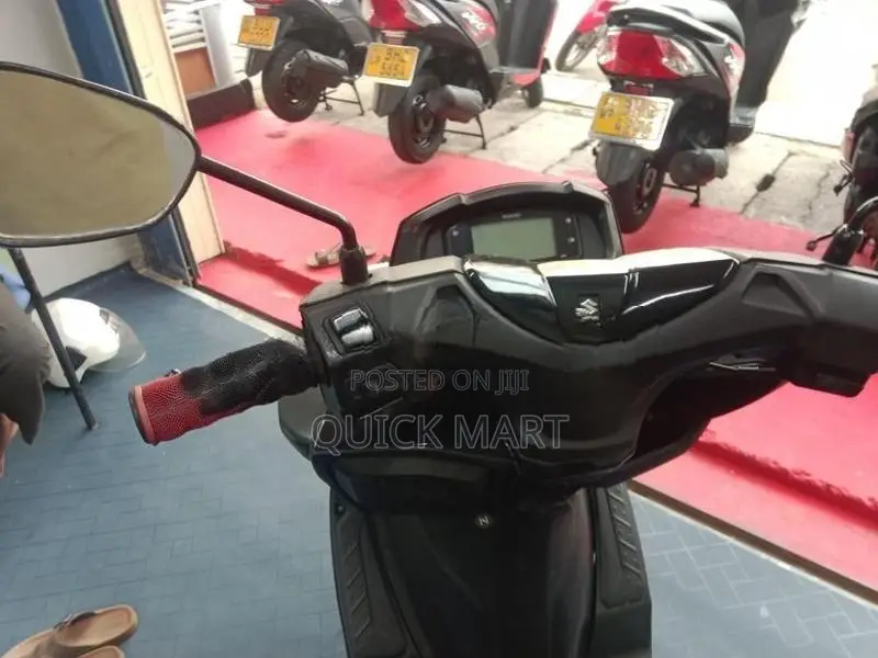 Suzuki Burgman 2020