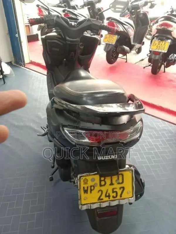Suzuki Burgman 2020