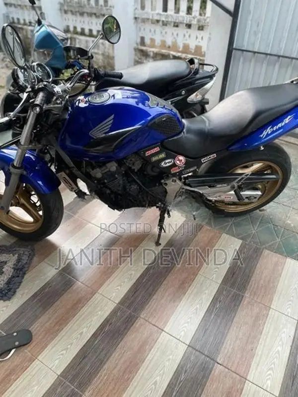 Honda Hornet 2015