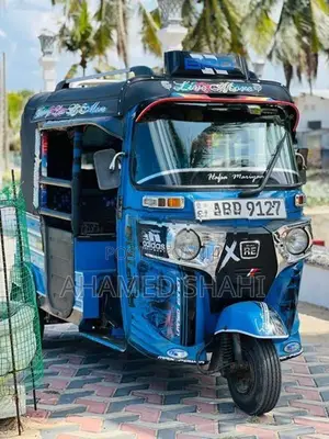 Bajaj RE 2017