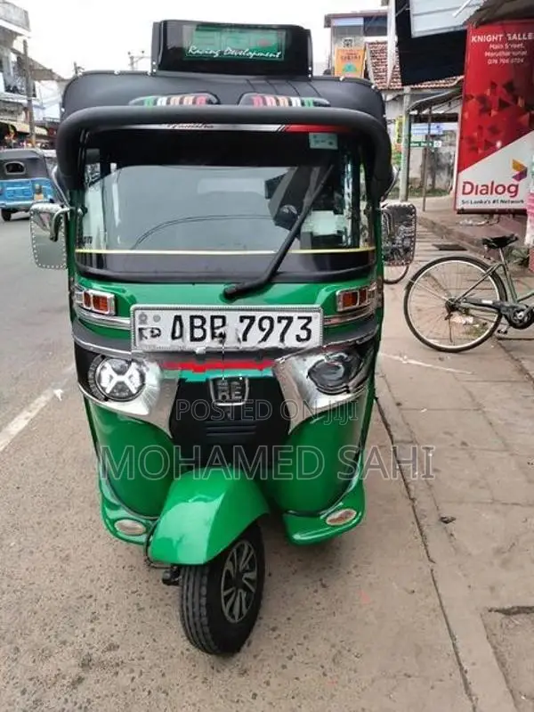 Bajaj RE 2018