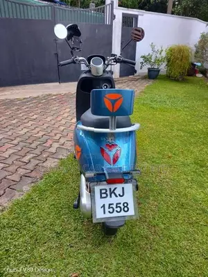 Yadea M6 Electric Scooter 2025