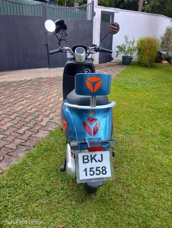 Yadea M6 Electric Scooter 2025