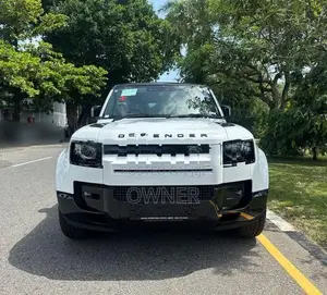 Land Rover Defender 7seater Petrol 2026