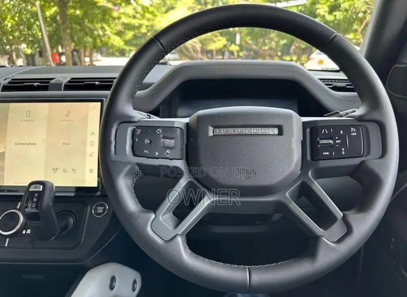 Land Rover Defender 7seater Petrol 2026