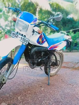 Yamaha DT 2003