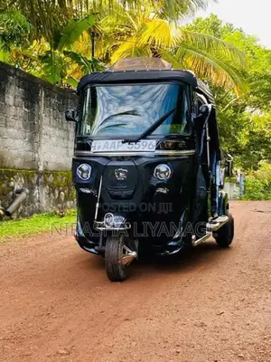 Bajaj RE 2014