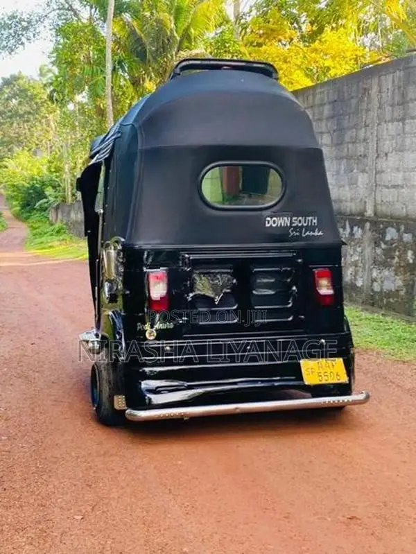 Bajaj RE 2014