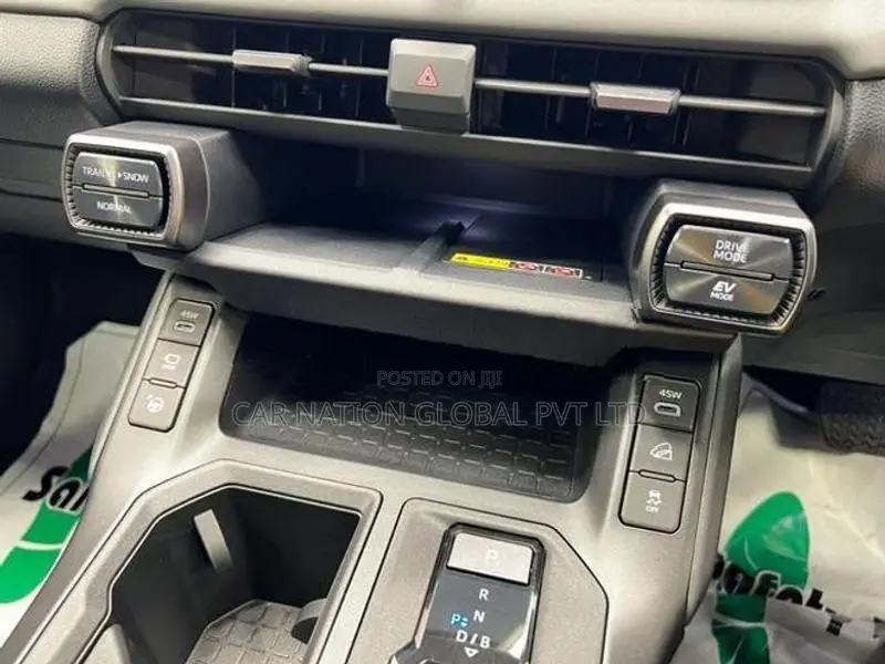 Toyota RAV4 Z Hybrid + Body kit 2026