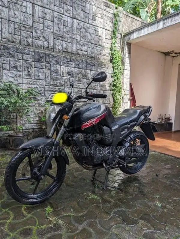 Yamaha FZ 2015