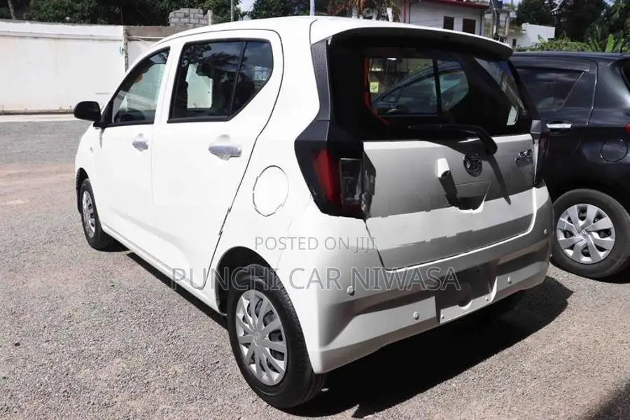 Daihatsu Mira 2025