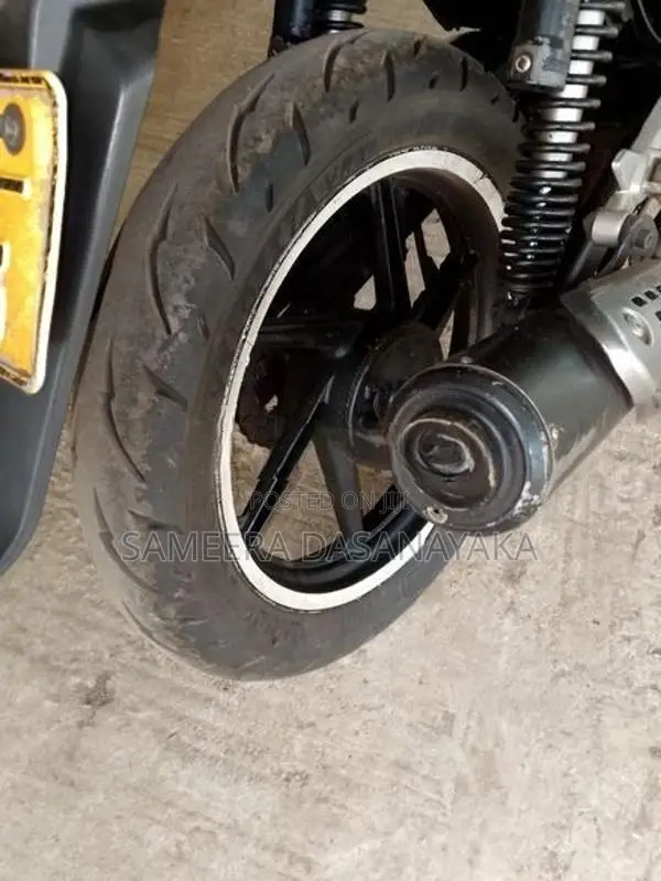 Bajaj Pulsar 180 2010
