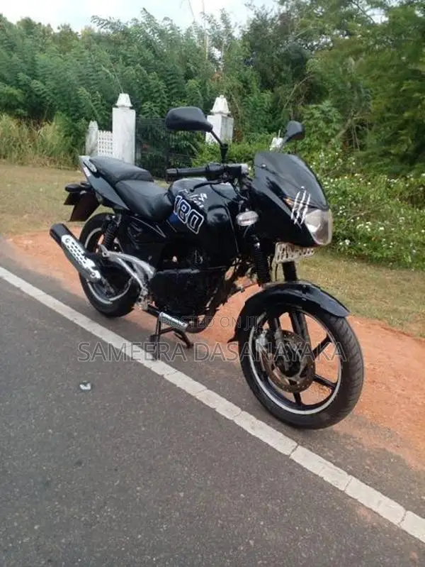 Bajaj Pulsar 180 2010