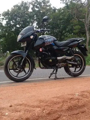 Bajaj Pulsar 180 2010