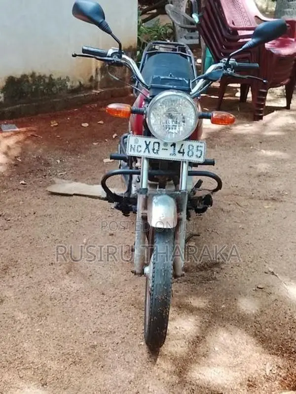 Bajaj Boxer 2012