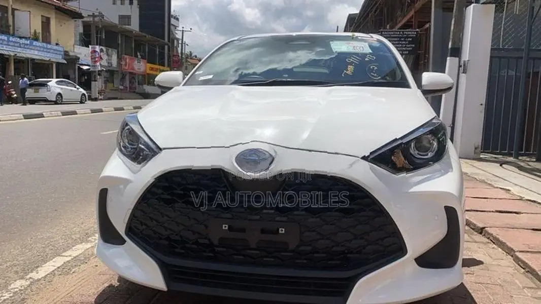 Toyota Yaris x 2024