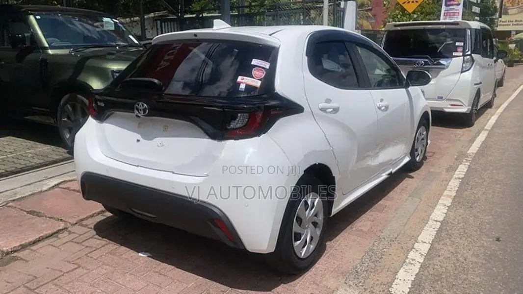 Toyota Yaris x 2024