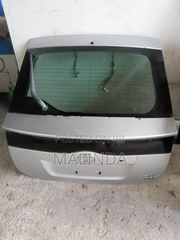 Toyota Prius (NHW 20) Complete Dicky Door - Reconditioned