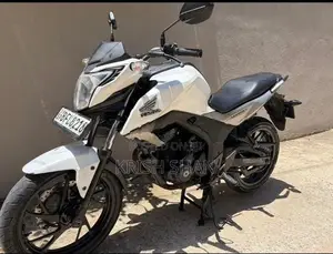 Honda CB Hornet 160R 2016
