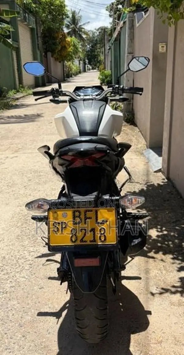 Honda CB Hornet 160R 2016