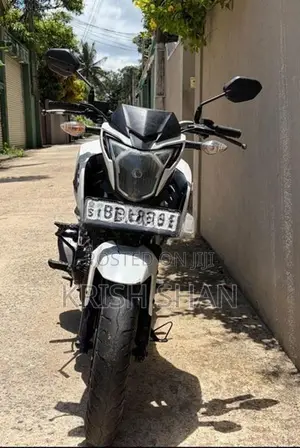Honda CB Hornet 160R 2016