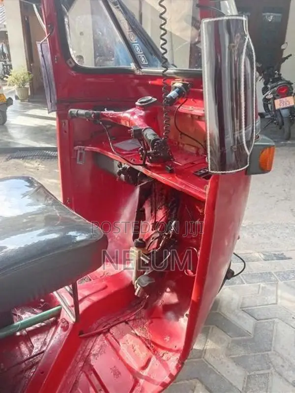Bajaj RE 2006