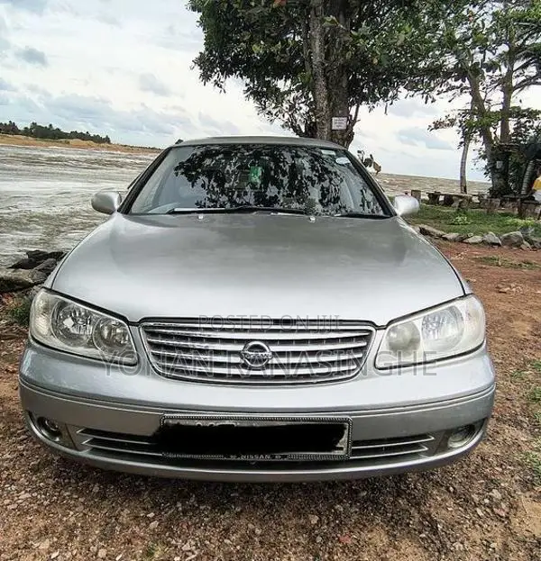 Nissan Sunny N17 2007