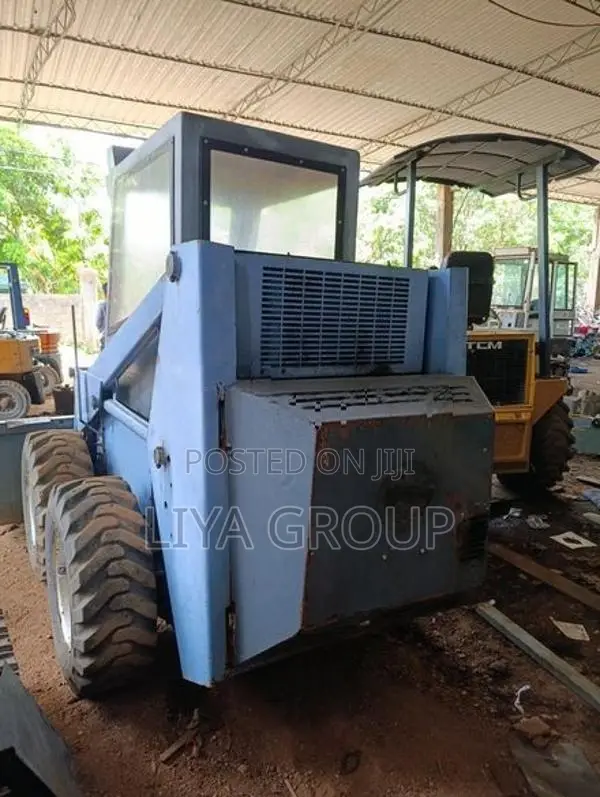 TCM Bobcat 725