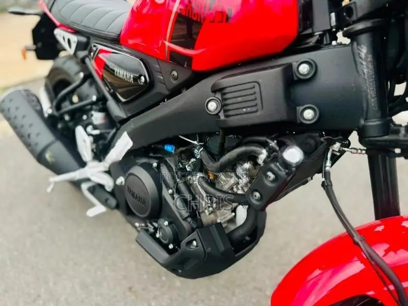 Yamaha XSR 155 RED 2026