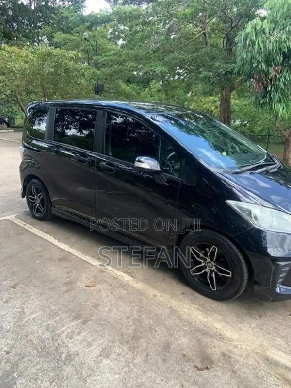 Honda Freed GP3 2013