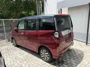 Toyota Roomy Custom G Black Top 2023