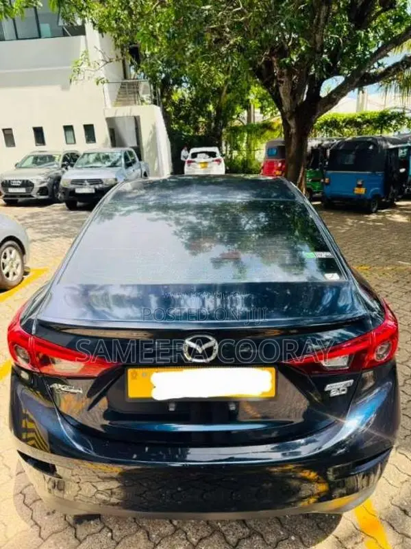 Mazda Axela 2013 Car (Used)
