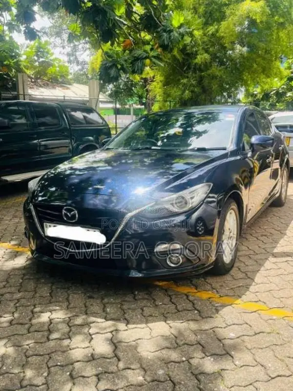 Mazda Axela 2013 Car (Used)
