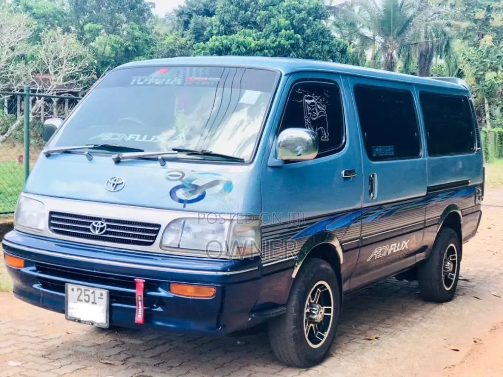 Toyota Dolphin 1993 Van (Used)