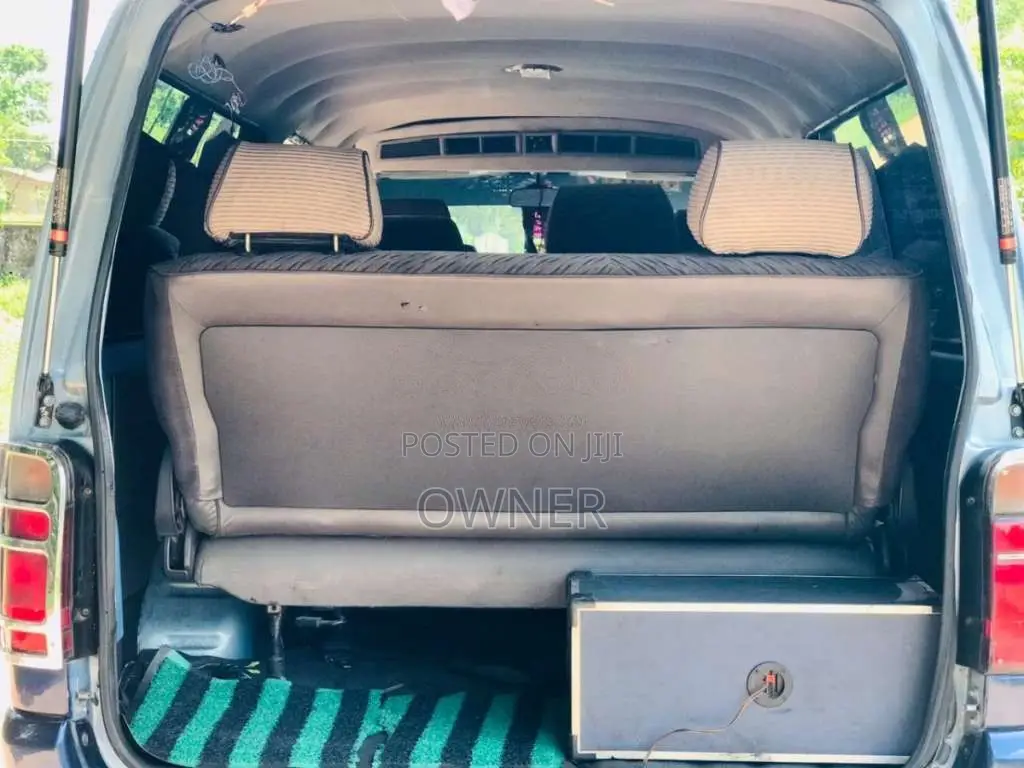 Toyota Dolphin 1993 Van (Used)