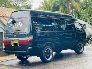 Toyota Dolphin 2002 Van (Used)