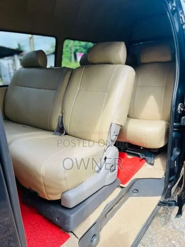 Toyota Dolphin 2002 Van (Used)
