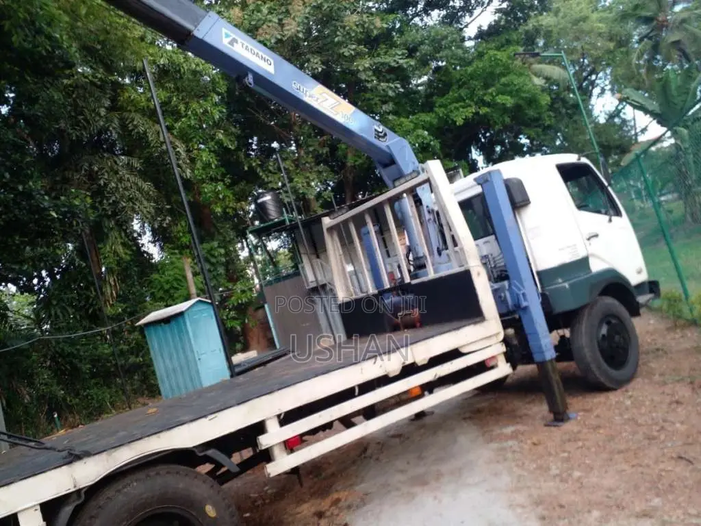 Mitsubishi Boom Truck 1991 Heavy-Duty (Used)