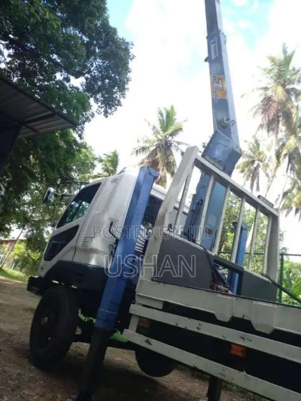 Mitsubishi Boom Truck 1991 Heavy-Duty (Used)
