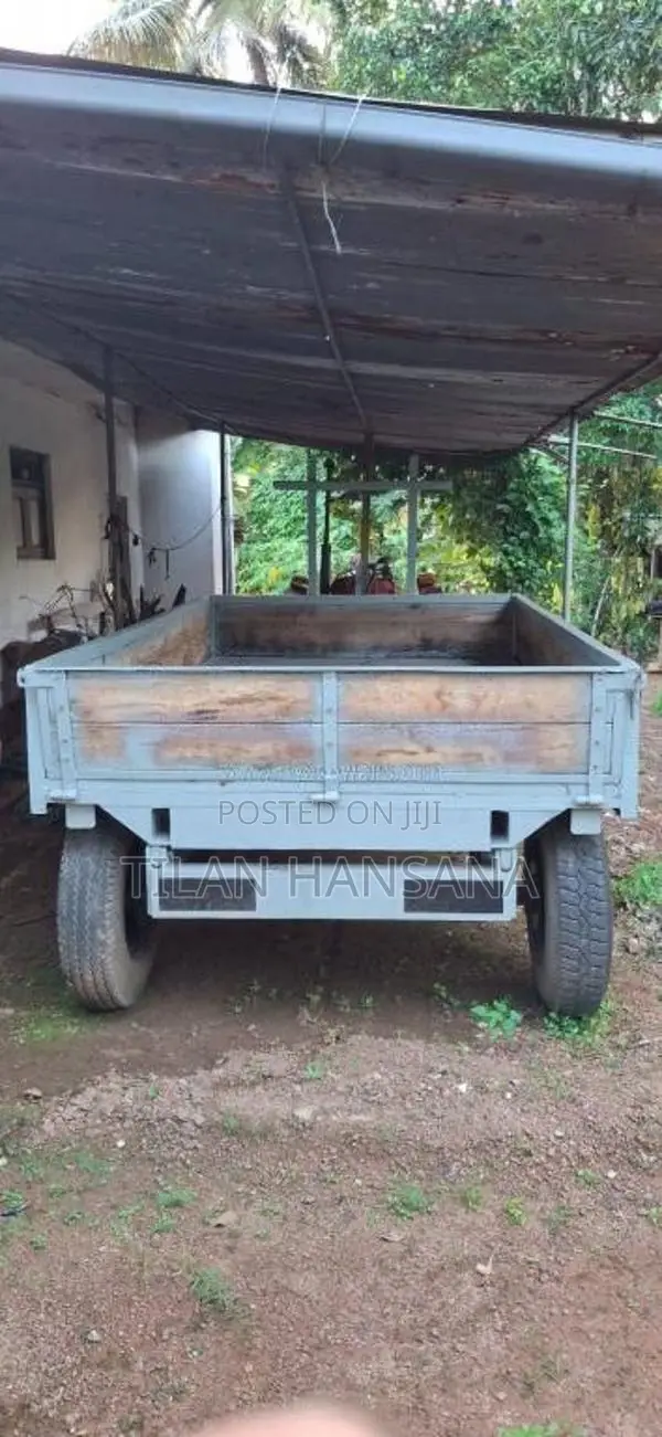 Massey-Ferguson 240 1993 Tractor (Used)