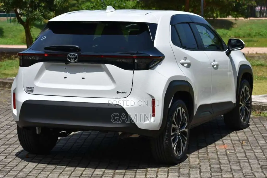 Toyota Yaris Cross HYBRID Z 2025 SUV Unregistered (Recondition)