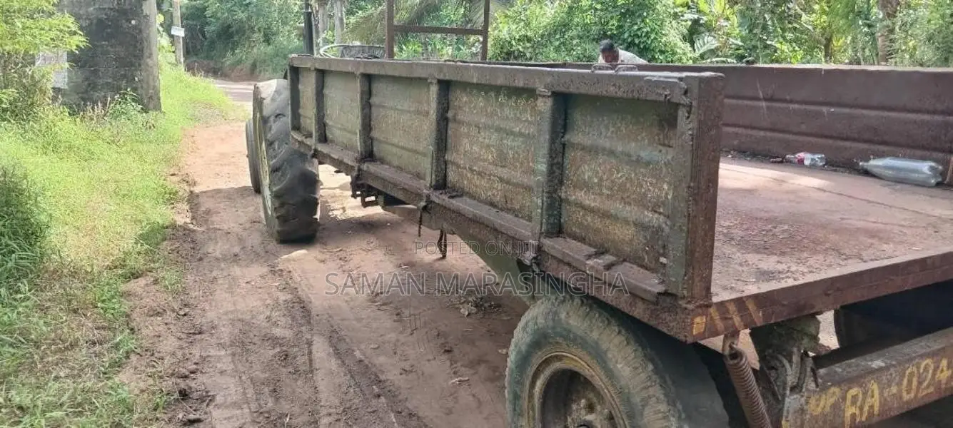 Massey-Ferguson 240 2005 Tractor (Used)