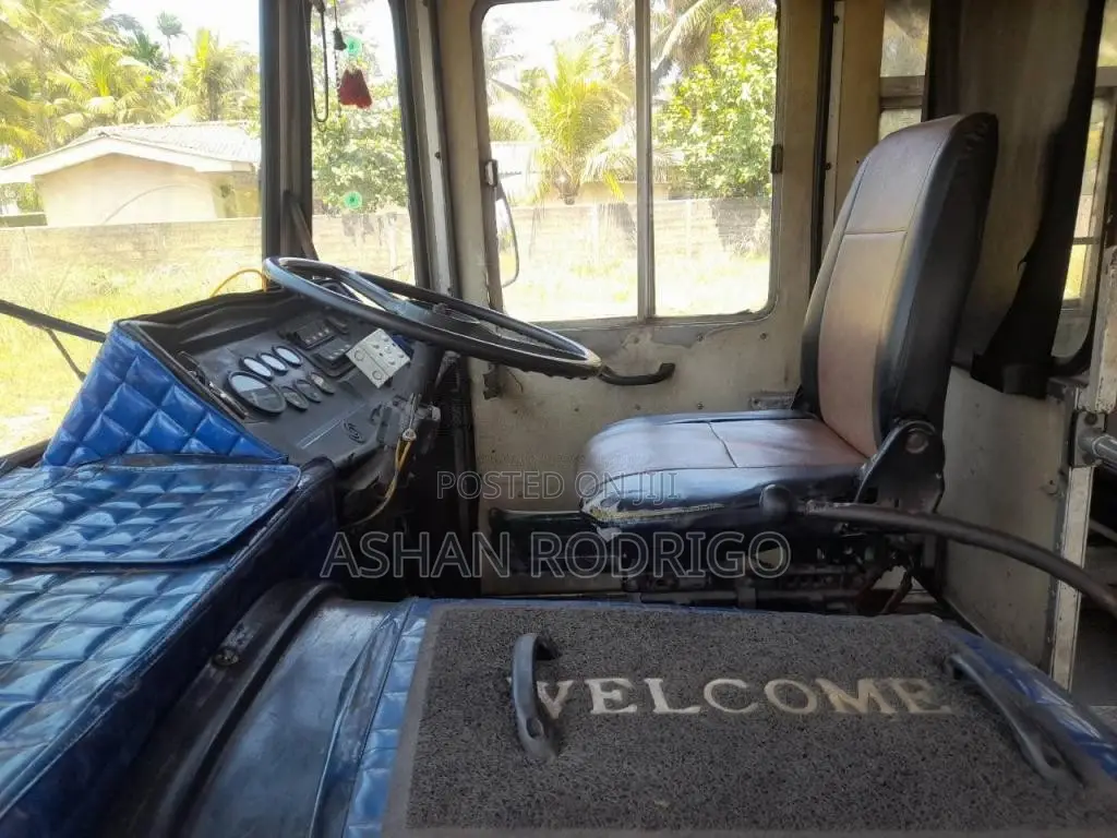 Ashok-Leyland Leyland 2000 Bus (Used)