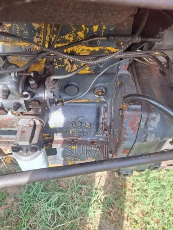 Massey-Ferguson 135 2000 Tractor (Used)