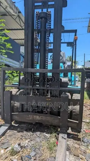 Komatsu Forklift 1985 Heavy-Duty (Used)