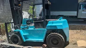 Komatsu Forklift 1985 Heavy-Duty (Used)