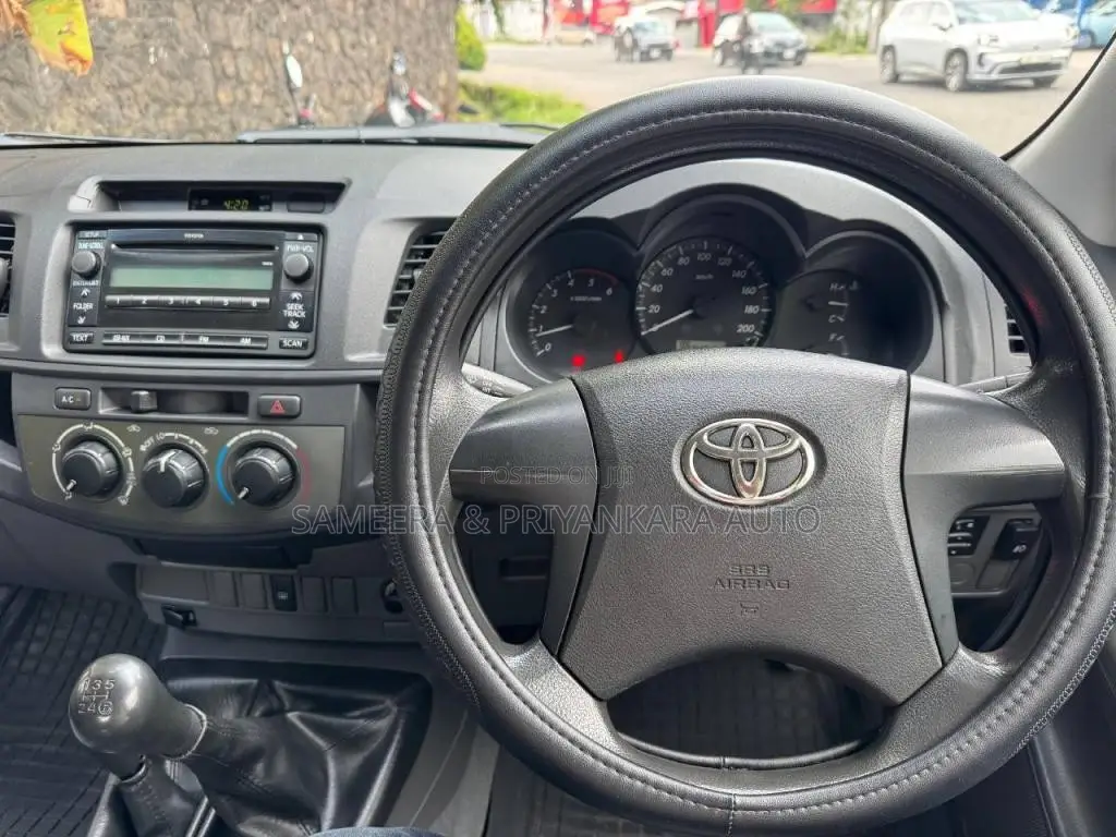 Toyota Hilux 2011 Pickup (Used)