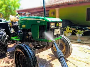 John-Deere 5310 2005 Tractor (Used)