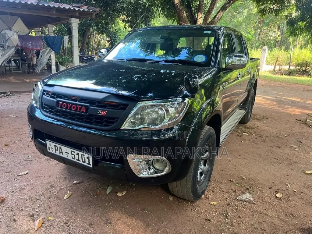 Toyota Hilux Vigo 2005 Pickup (Used)